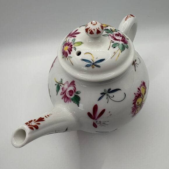Vintage 1985 Victoria & Albert Museum Franklin Mint Porcelain Bow Mini Teapot - Picture 2 of 9